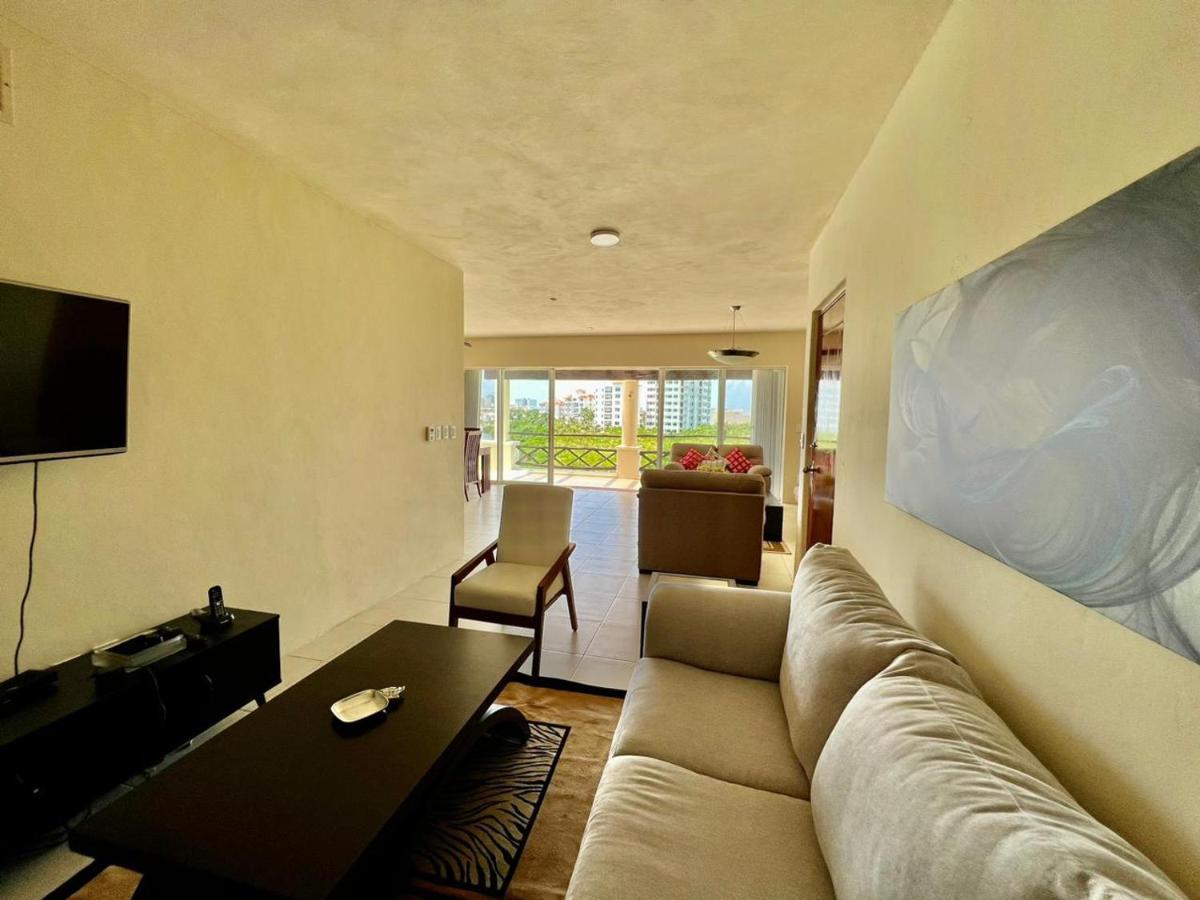 Waterfront Zone, Pool & Wi-fi Appartement *